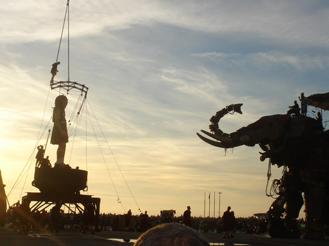 ロワイヤル・ド・リュクス（Royal de Luxe）の「スルタンの象と少女」