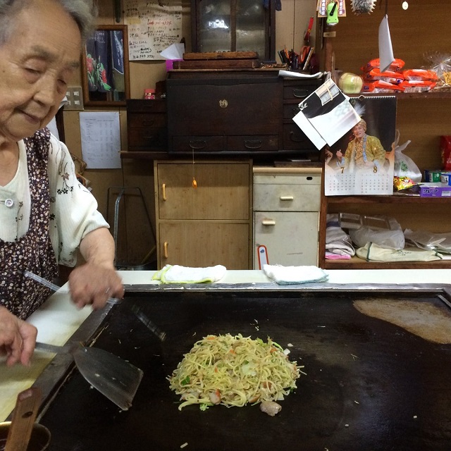 お好み焼き のむら　ここでウルトラハイパーマグナムアルティメット館長は接待を受ける