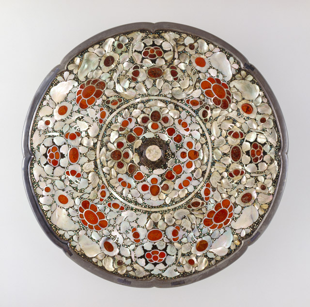 平螺鈿背八角鏡(へい ら でんはいのはっかくきょう):「第 70 回正倉院展」奈良国立博物館 会期「10月27日~11月12日」