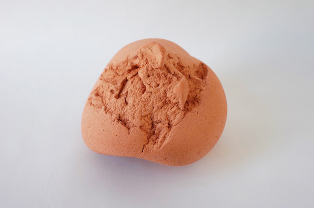 まんじゅう:岡崎和郎「御物補遺」展 ギャラリーあしやシューレ