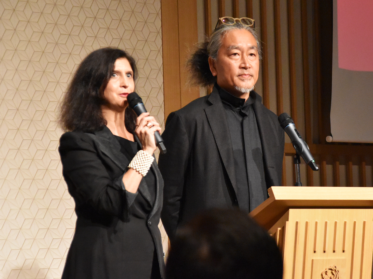 (左より)KYOTOGRAPHIE 京都国際写真祭の共同創設者/共同ディレクター ルシール・レイボーズ氏、仲西祐介氏