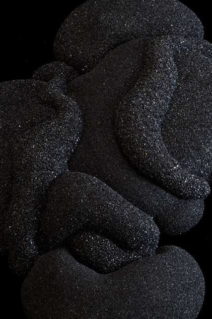 新作彫刻作品イメージ(部分), 2018 photo: Nobutada Omote | SANDWICH courtesy of Gallery Nomart:「名和晃平:Element - Black」ギャラリーノマル